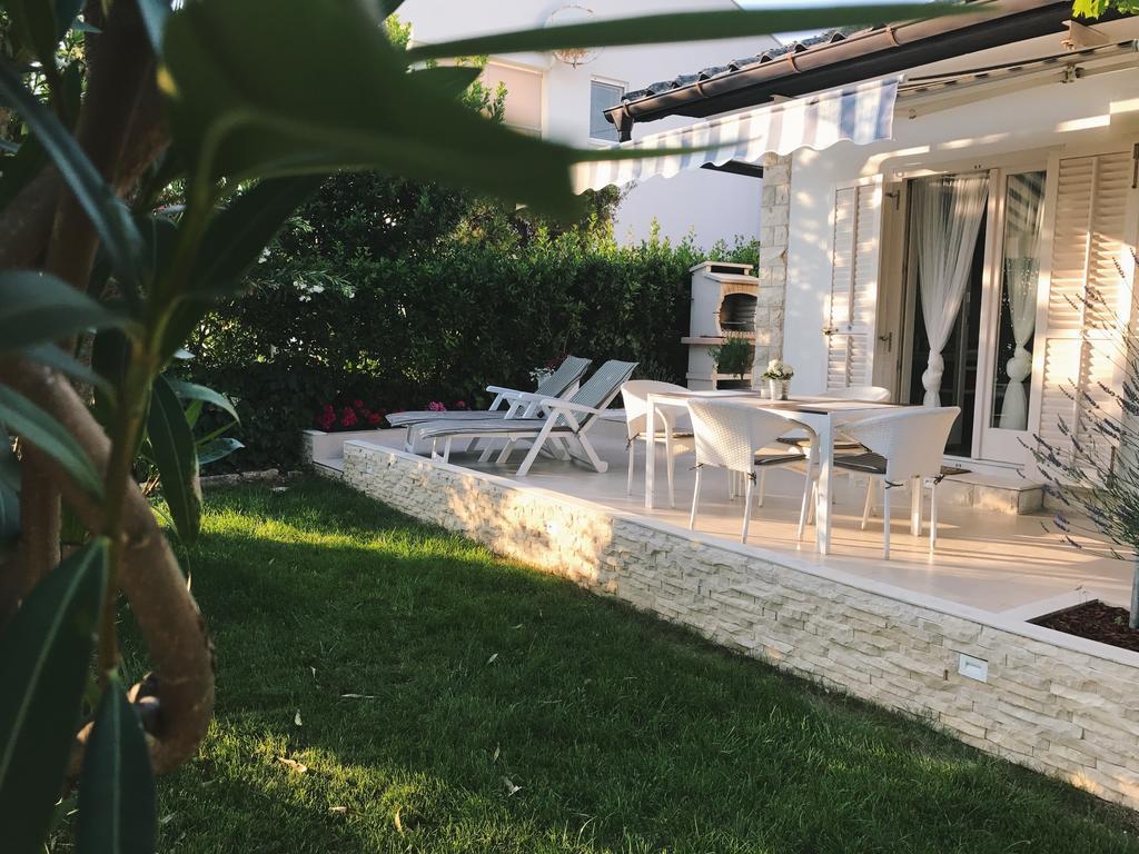 Apartment Puntica Petrcane Exterior photo